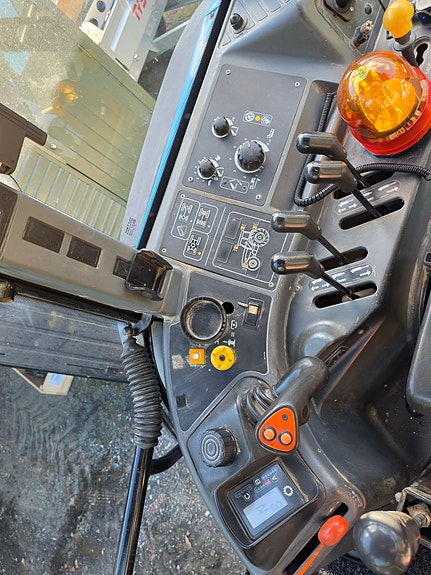 New Holland 8160 5 of 12