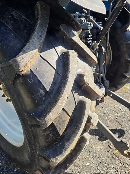 New Holland 8160 7 of 12