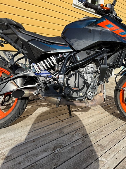 KTM 125 Duke 8 of 13