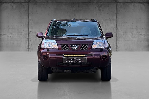 Nissan X-Trail 3 of 12
