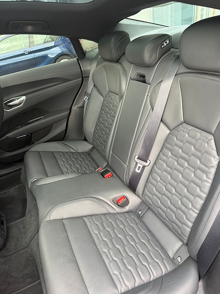 Audi e-tron GT 9 of 20