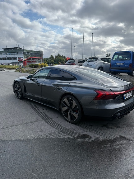 Audi e-tron GT 4 of 20