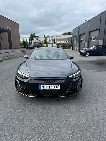 Audi e-tron GT 2 of 20