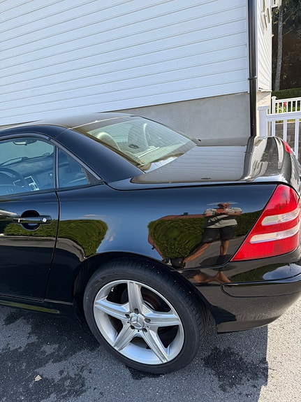 Mercedes-Benz SLK200 3 of 11