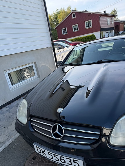 Mercedes-Benz SLK200 2 of 11