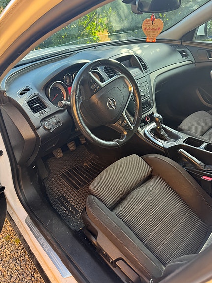 Opel Insignia 4 of 4