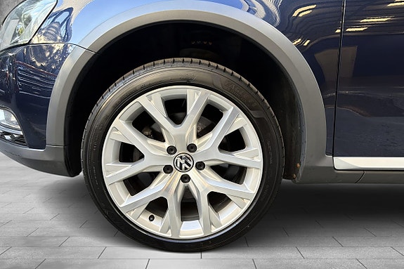 Volkswagen Passat Alltrack 8 of 20