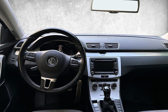 Volkswagen Passat Alltrack 13 of 20