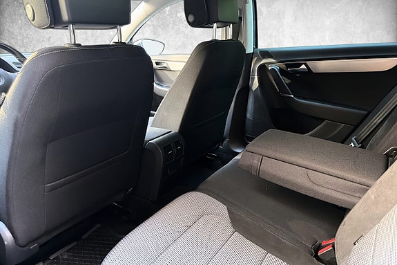 Volkswagen Passat Alltrack 12 of 20