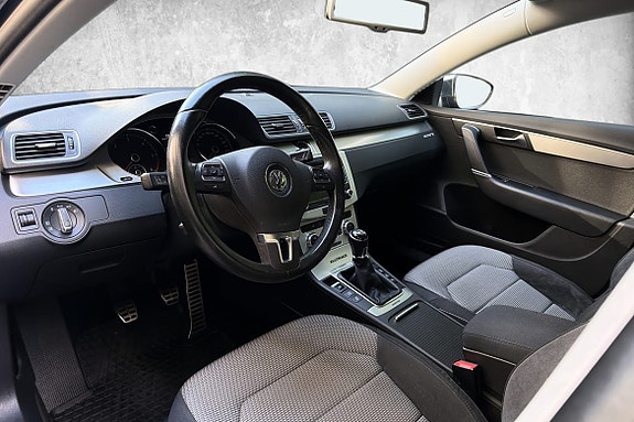 Volkswagen Passat Alltrack 10 of 20