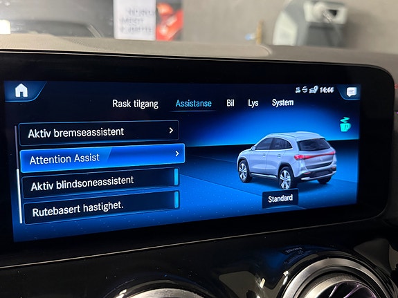 Mercedes-Benz EQA250 28 of 30