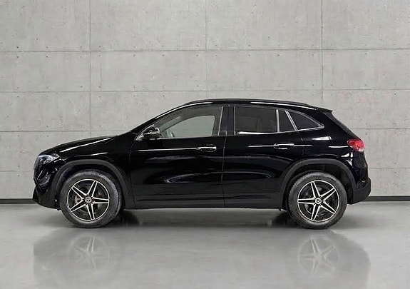 Mercedes-Benz EQA250 3 of 30