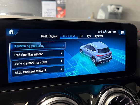 Mercedes-Benz EQA250 27 of 30