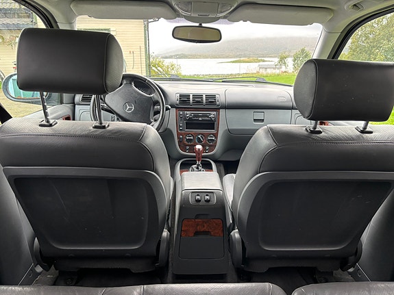 Mercedes-Benz ML230 14 of 30