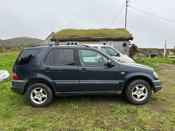 Mercedes-Benz ML230 4 of 30