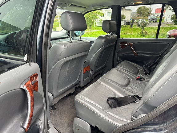 Mercedes-Benz ML230 6 of 30