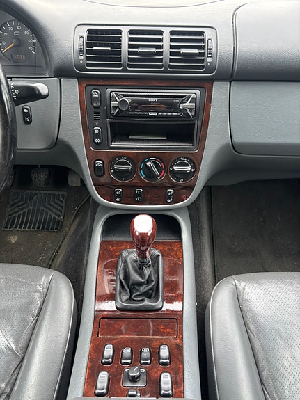Mercedes-Benz ML230 11 of 30