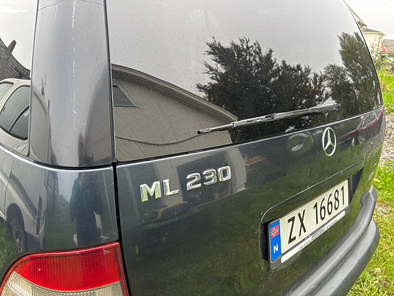 Mercedes-Benz ML230 19 of 30