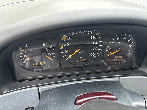 Mercedes-Benz ML230 9 of 30