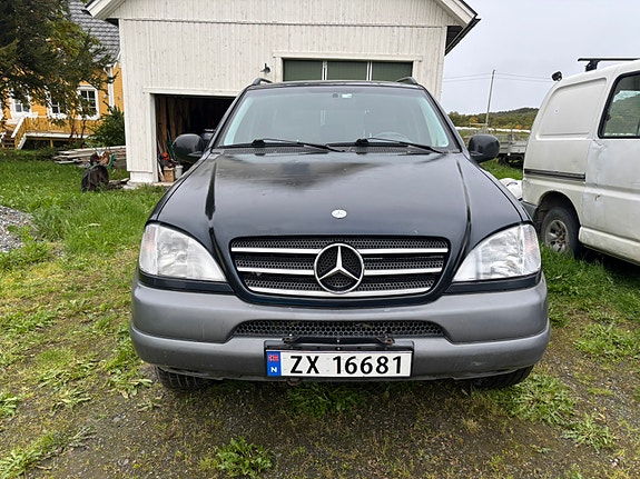 Mercedes-Benz ML230 3 of 30
