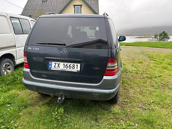 Mercedes-Benz ML230 5 of 30