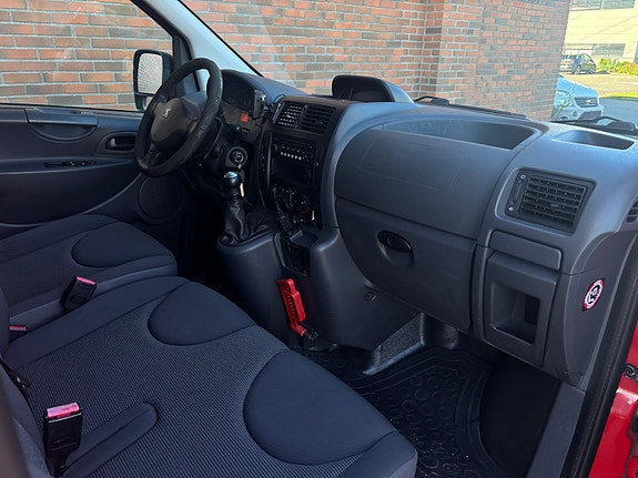 Peugeot Expert 16 of 30