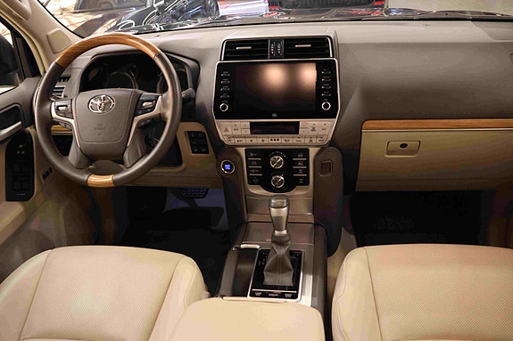 Toyota Land Cruiser 18 of 30