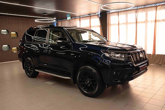 Toyota Land Cruiser 10 of 30