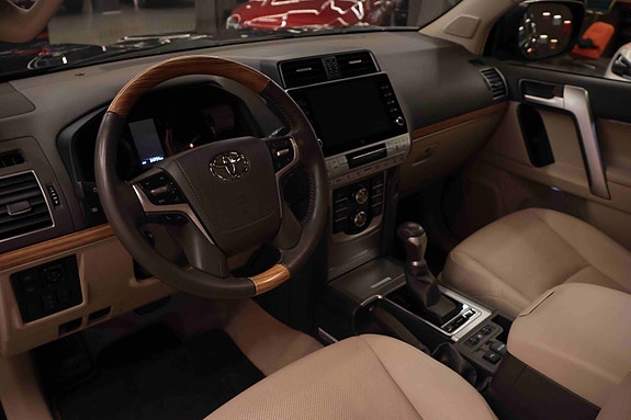 Toyota Land Cruiser 29 of 30