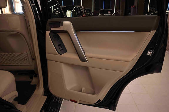 Toyota Land Cruiser 16 of 30