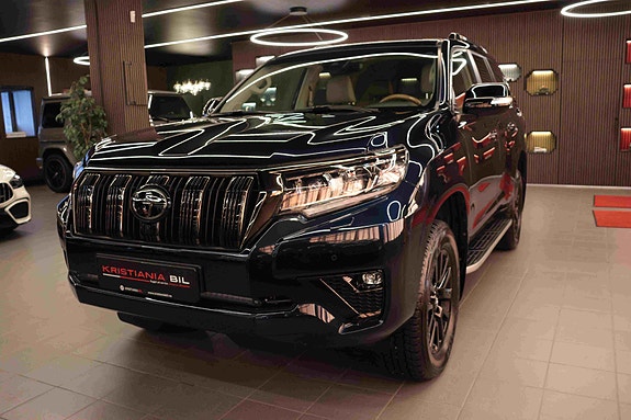 Toyota Land Cruiser 4 of 30