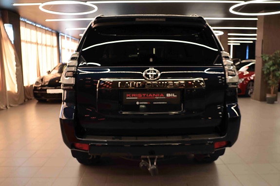 Toyota Land Cruiser 7 of 30