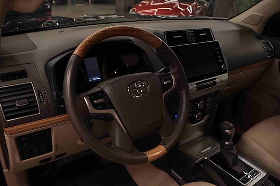 Toyota Land Cruiser 28 of 30