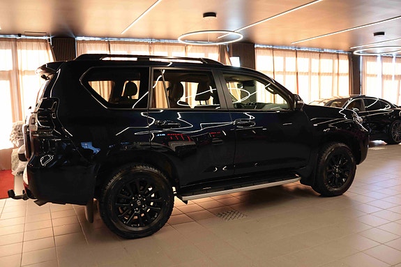 Toyota Land Cruiser 9 of 30