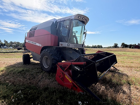 Massey Ferguson C8 2 of 17