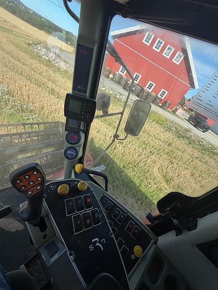 Massey Ferguson C8 11 of 17