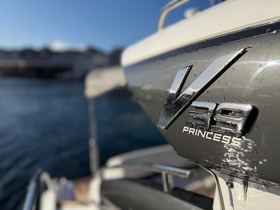 Princess V39 VP Joystick, Flirkamera, Ankervinsj akter, Generator, meget velhold 23 of 30