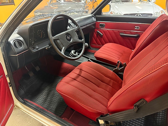 Opel Manta 10 of 22