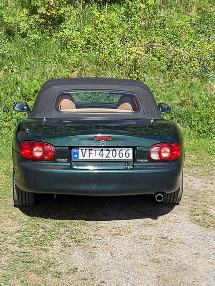 Mazda MX-5 7 of 10
