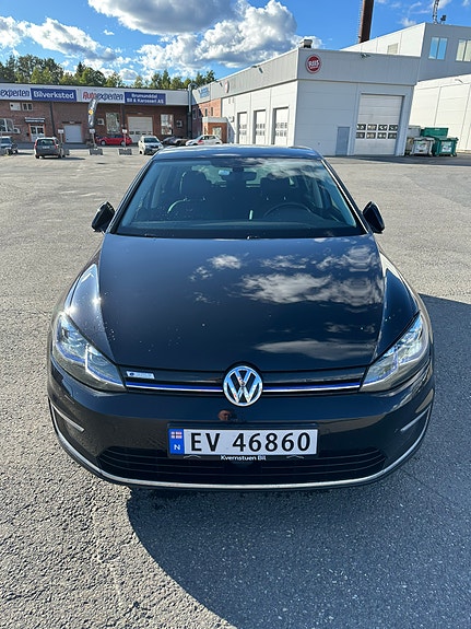 Volkswagen e-Golf VII 9 of 13