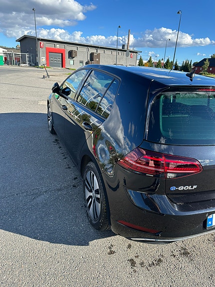 Volkswagen e-Golf VII 13 of 13