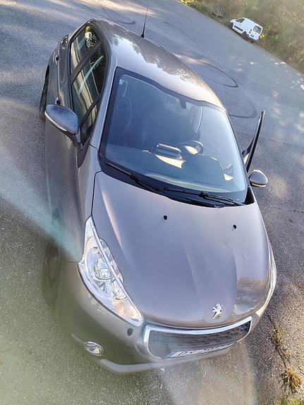 Peugeot 208 24 of 30