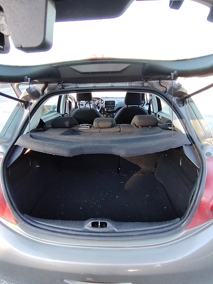 Peugeot 208 19 of 30