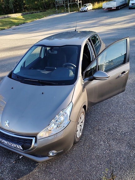 Peugeot 208 25 of 30