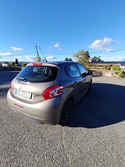 Peugeot 208 27 of 30