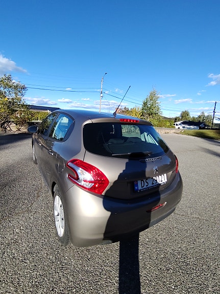 Peugeot 208 4 of 30