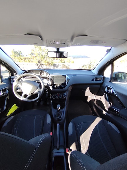 Peugeot 208 7 of 30