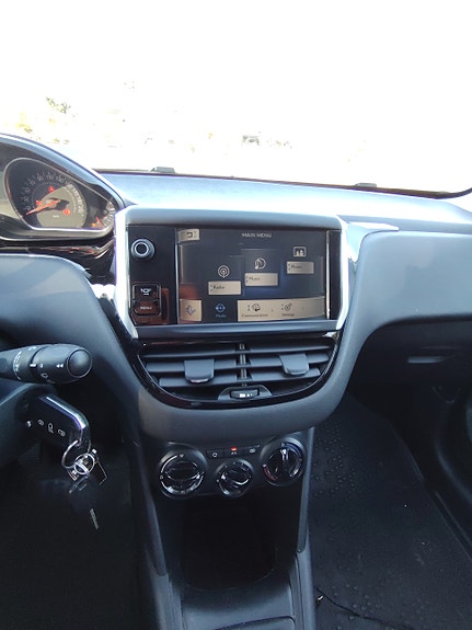 Peugeot 208 8 of 30