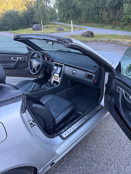 Mercedes-Benz SLK200 14 of 28
