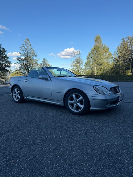 Mercedes-Benz SLK200 3 of 28